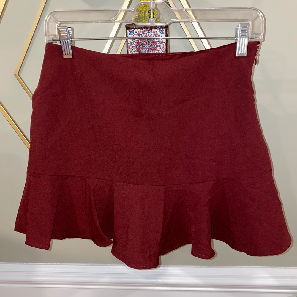 Brand new Forever21 red skirt, size medium